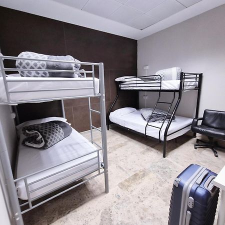 Lai Hostel Madrid Extérieur photo
