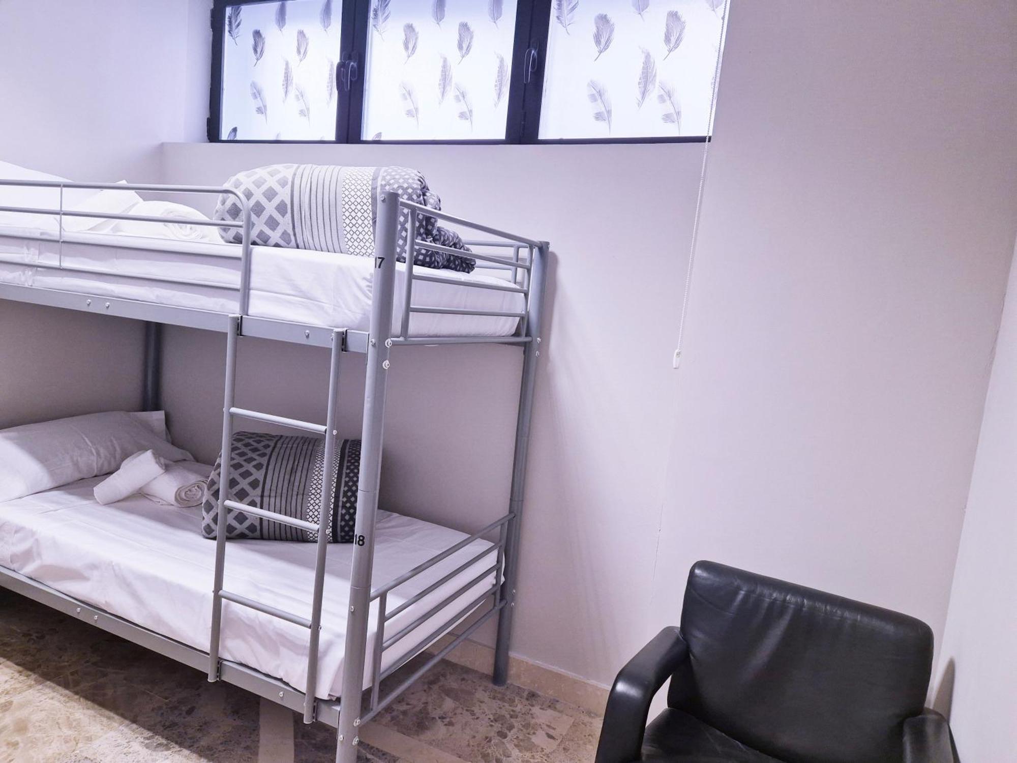 Lai Hostel Madrid Extérieur photo