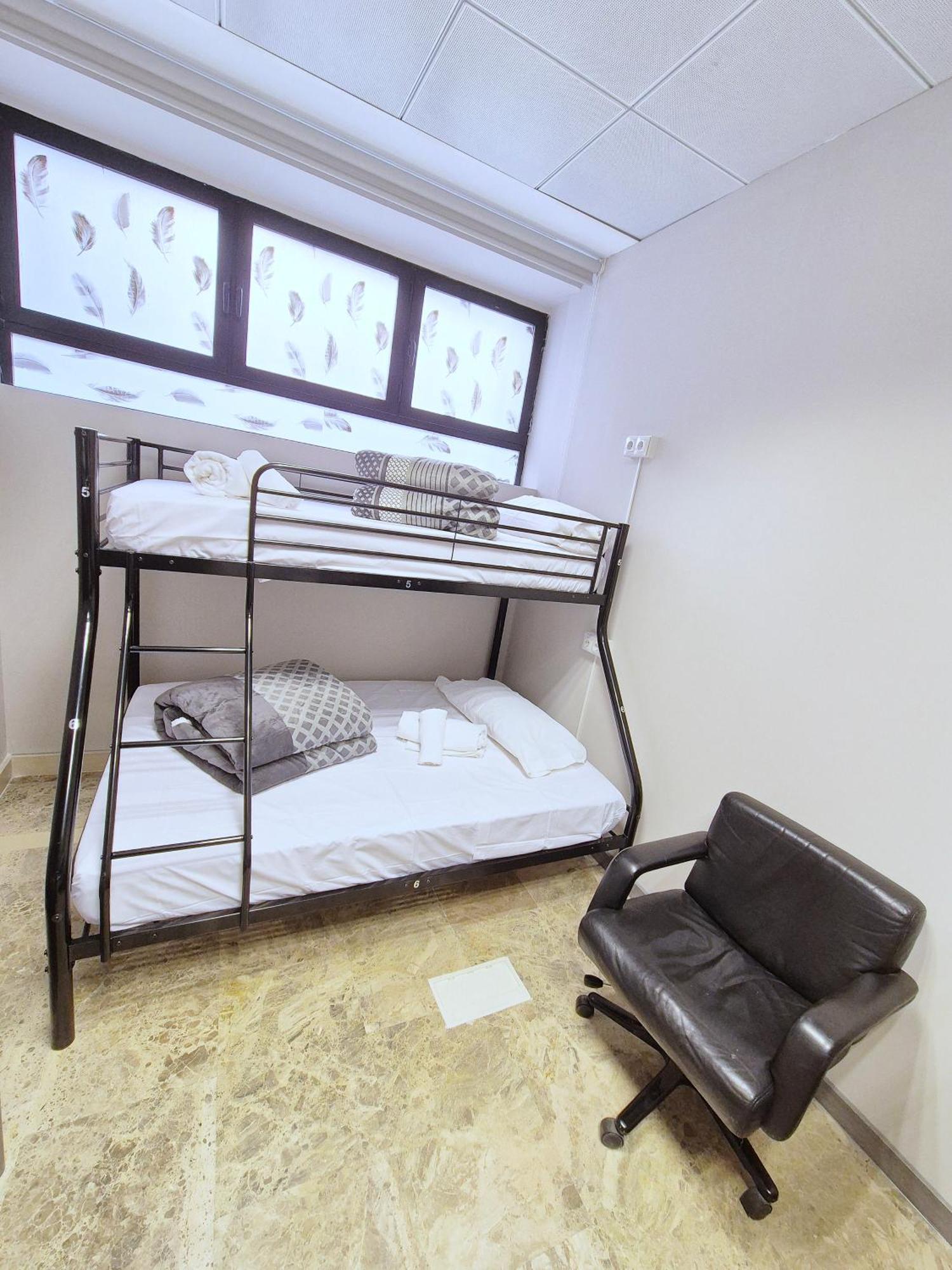 Lai Hostel Madrid Extérieur photo